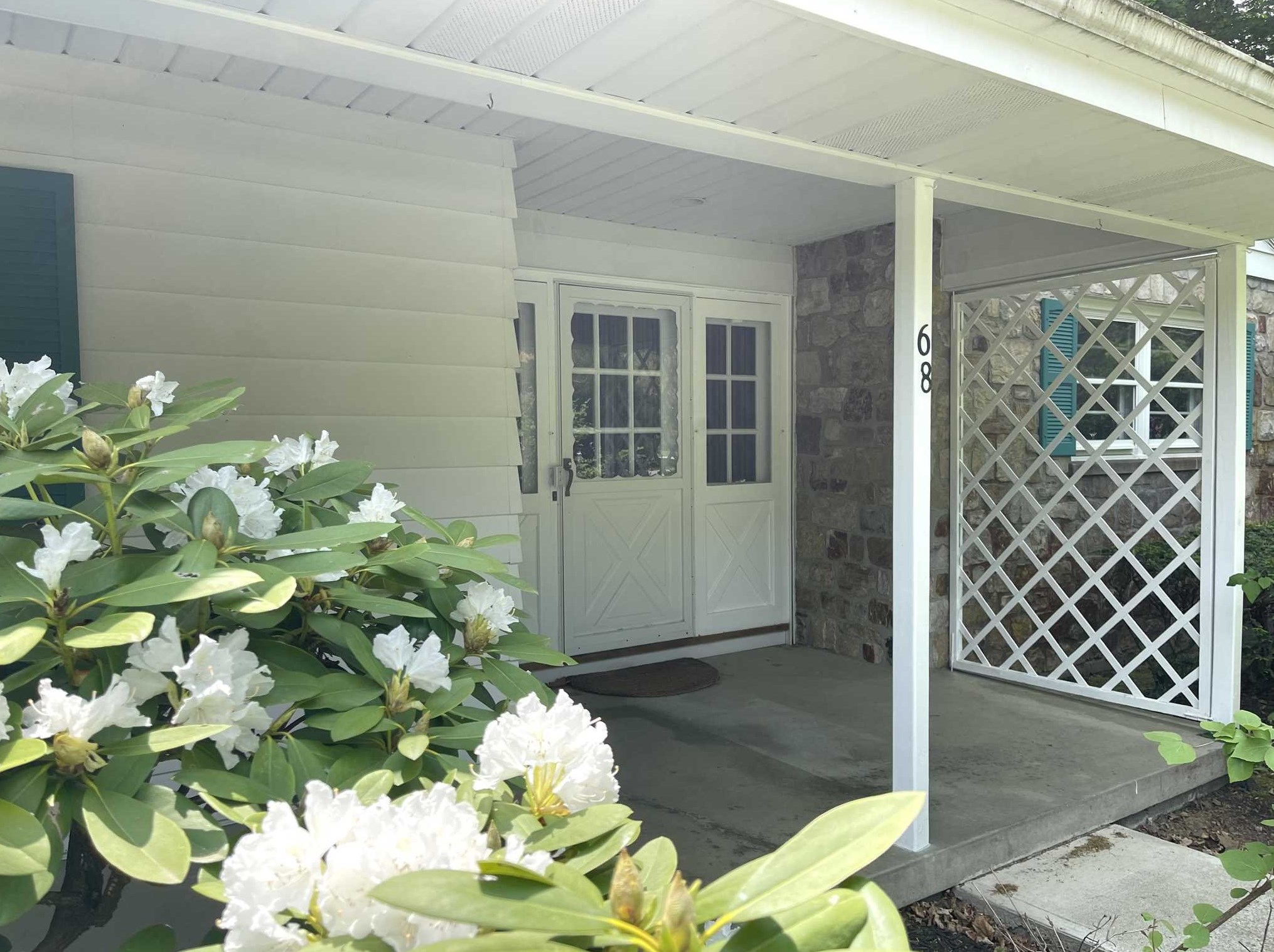 68 Stream Ln, Pleasant Valley, NY 12569