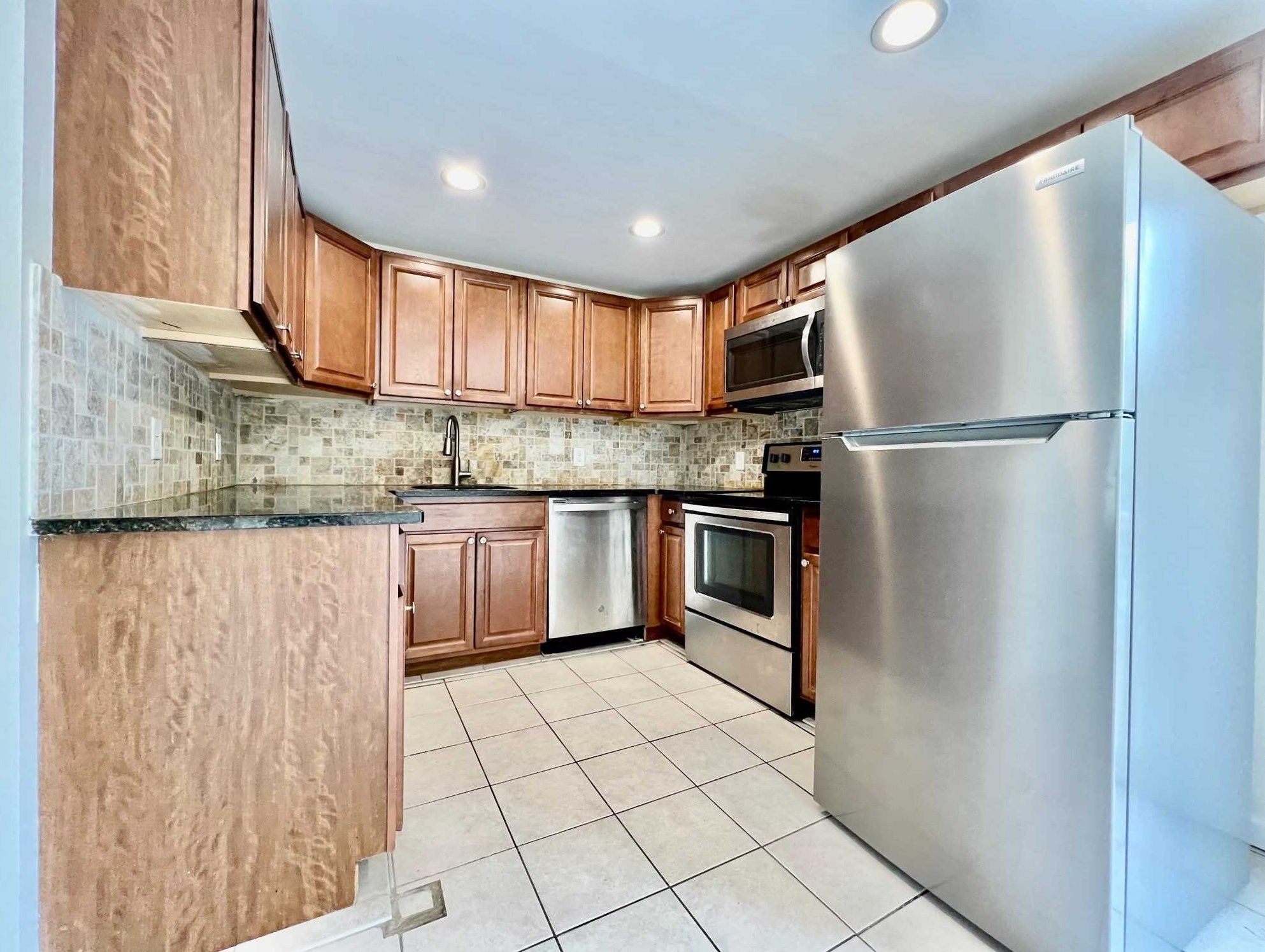 90 Rinaldi Blvd, Poughkeepsie, NY 12601