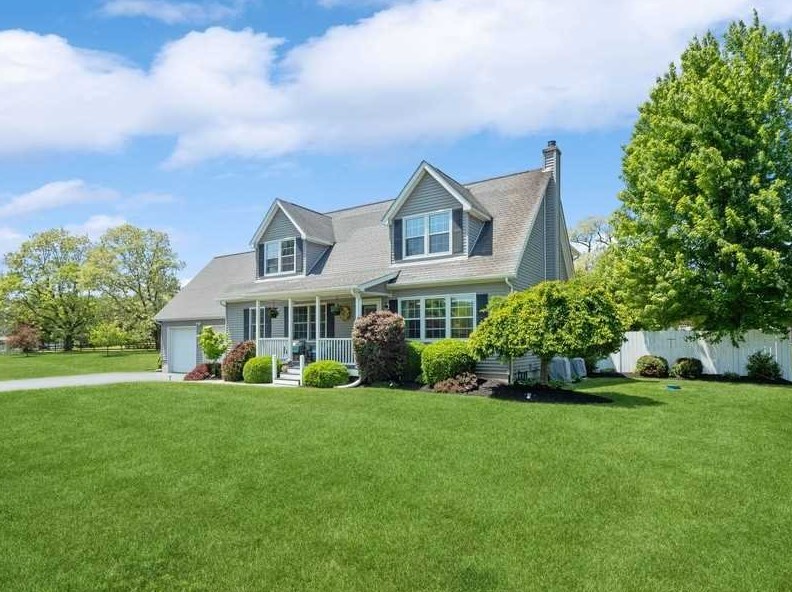 11 Glen Ridge Rd, Red Hook, NY 12571