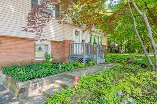5 Aspinwall Rd, Red Hook, NY 12571-1149