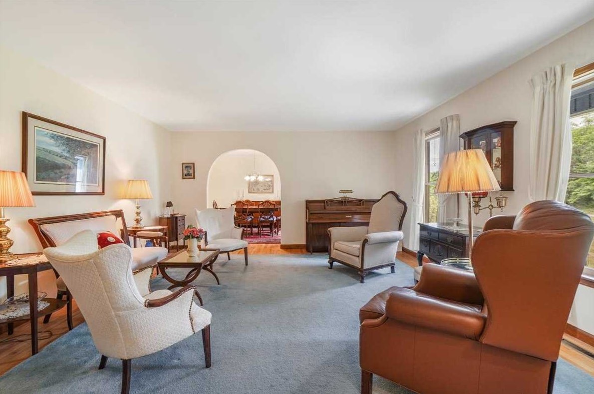 6 Fox Run, East Fishkill, NY 12533-6445