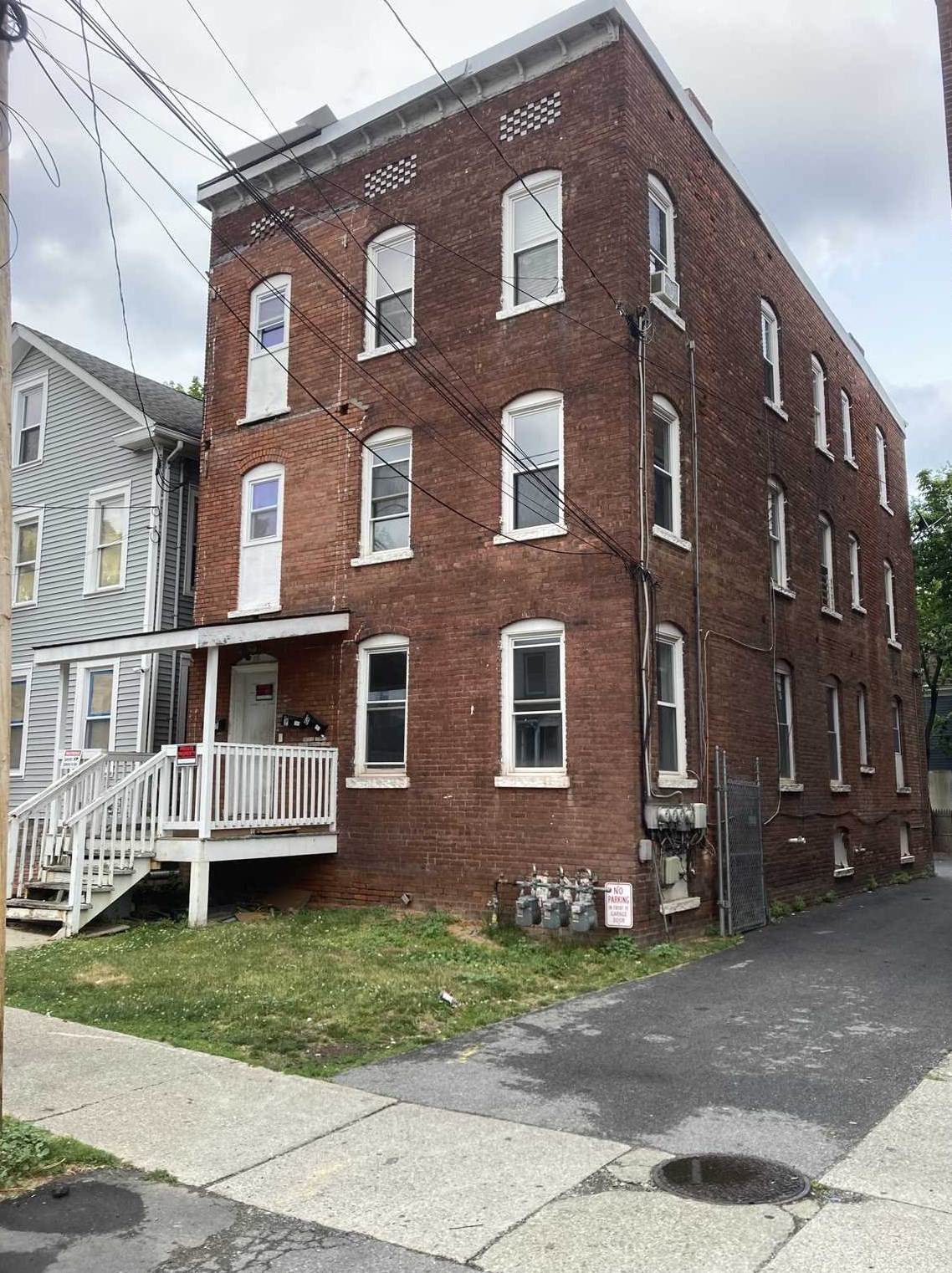 29 S White St, Poughkeepsie, NY 12601