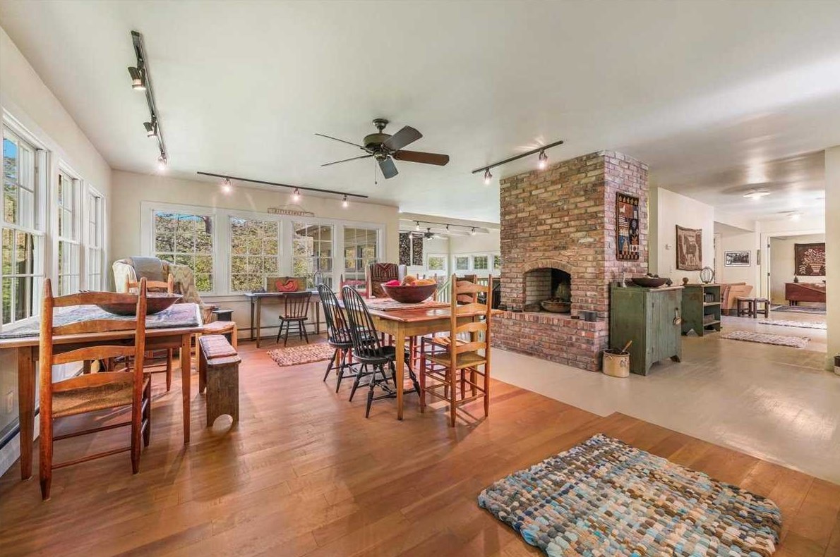 52 Todd Hill Rd, Poughkeepsie NY 12603-3932 exterior