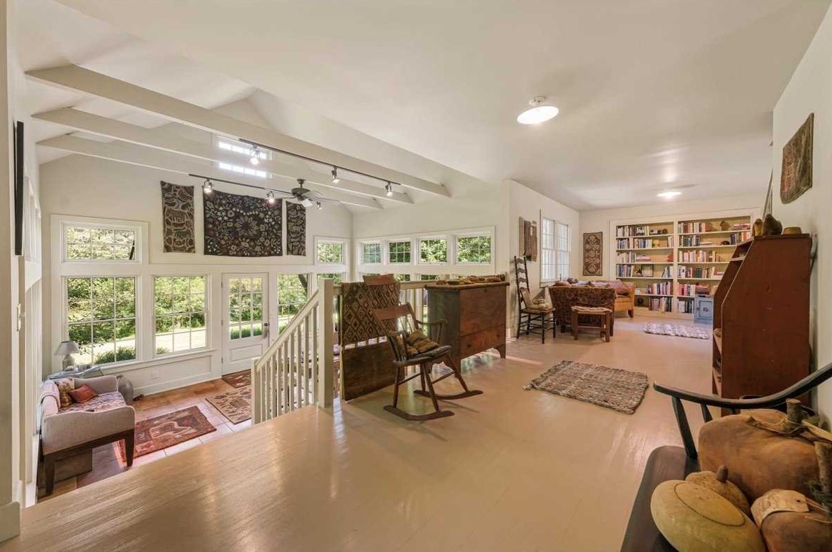 52 Todd Hill Rd, Poughkeepsie NY 12603-3932 exterior