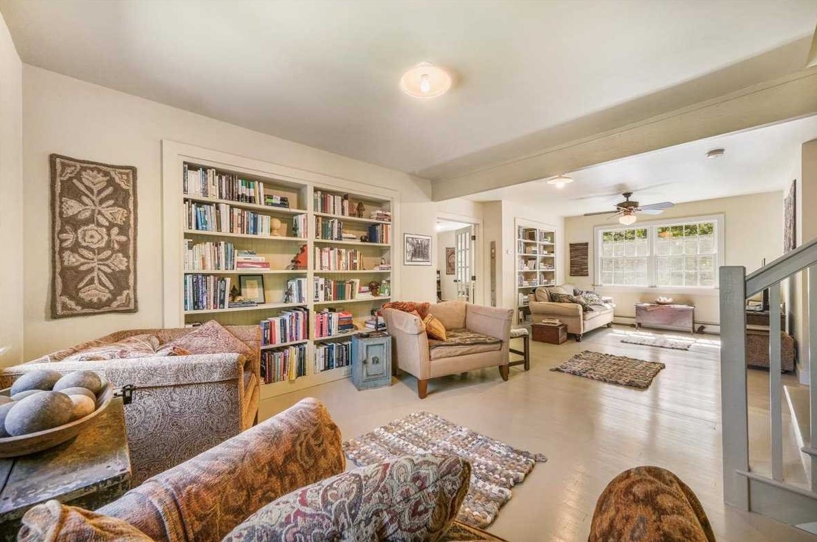 52 Todd Hill Rd, Poughkeepsie NY 12603-3932 exterior