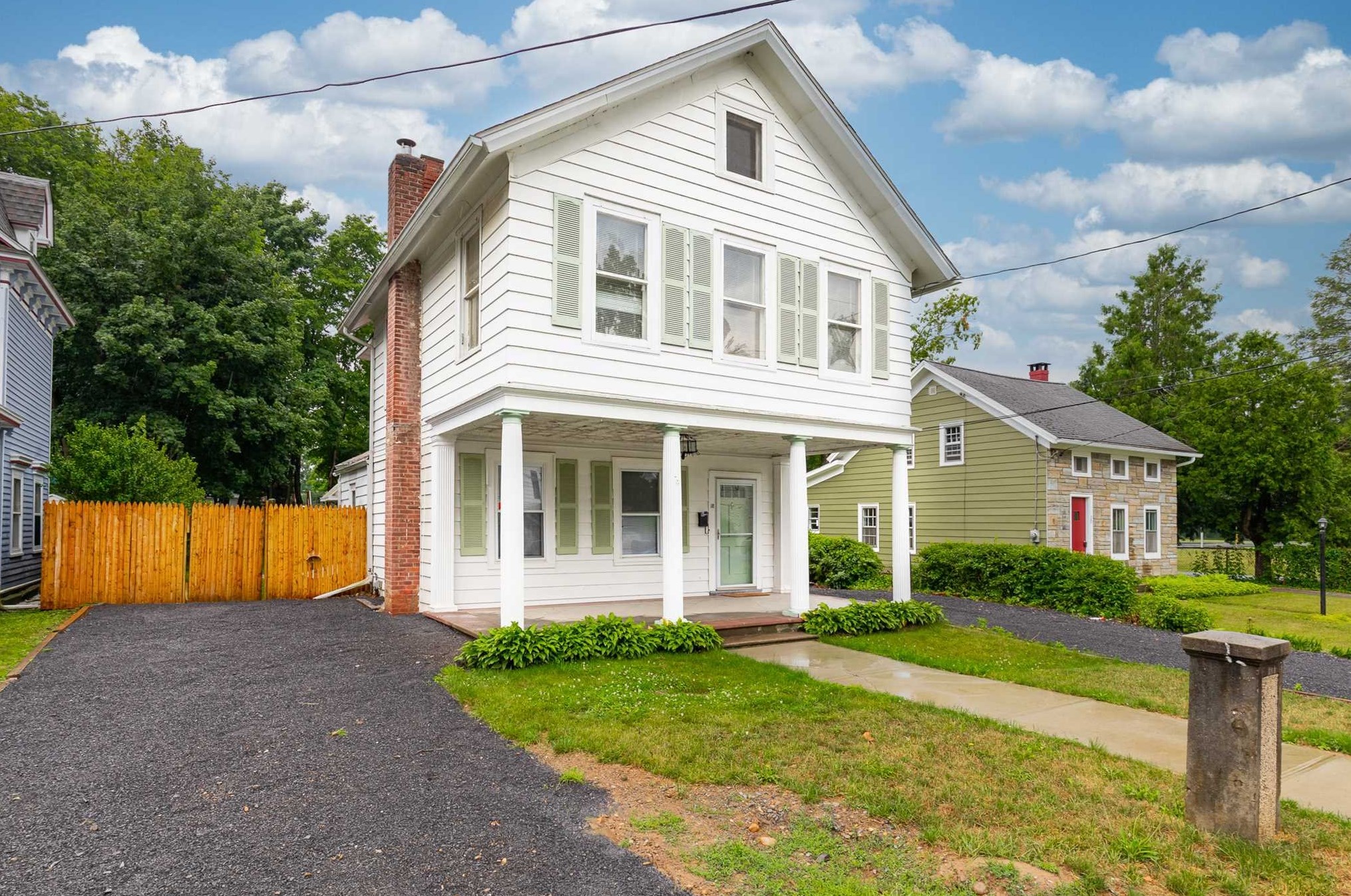 18 Harvey St, Hyde Park, NY 12538