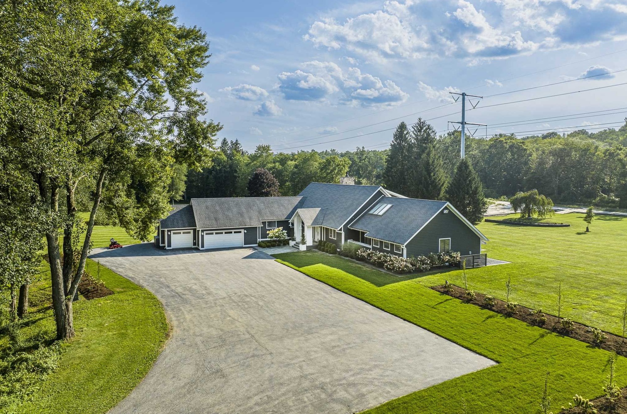 123 Smith Rd, Pleasant Valley, NY 12569
