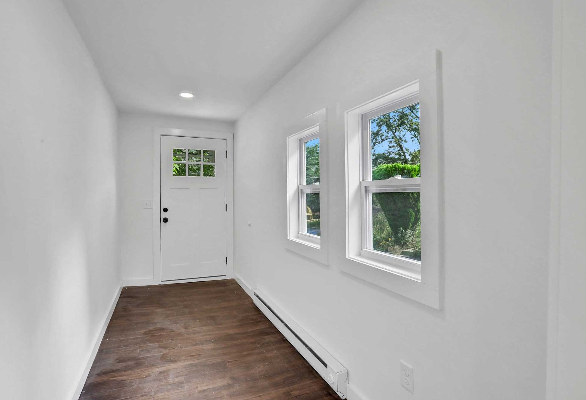 27 Tioronda Ave, Beacon NY 12508-3351 exterior