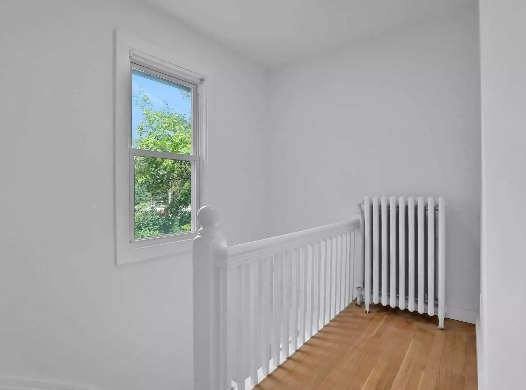 27 Tioronda Ave, Beacon NY 12508-3351 exterior