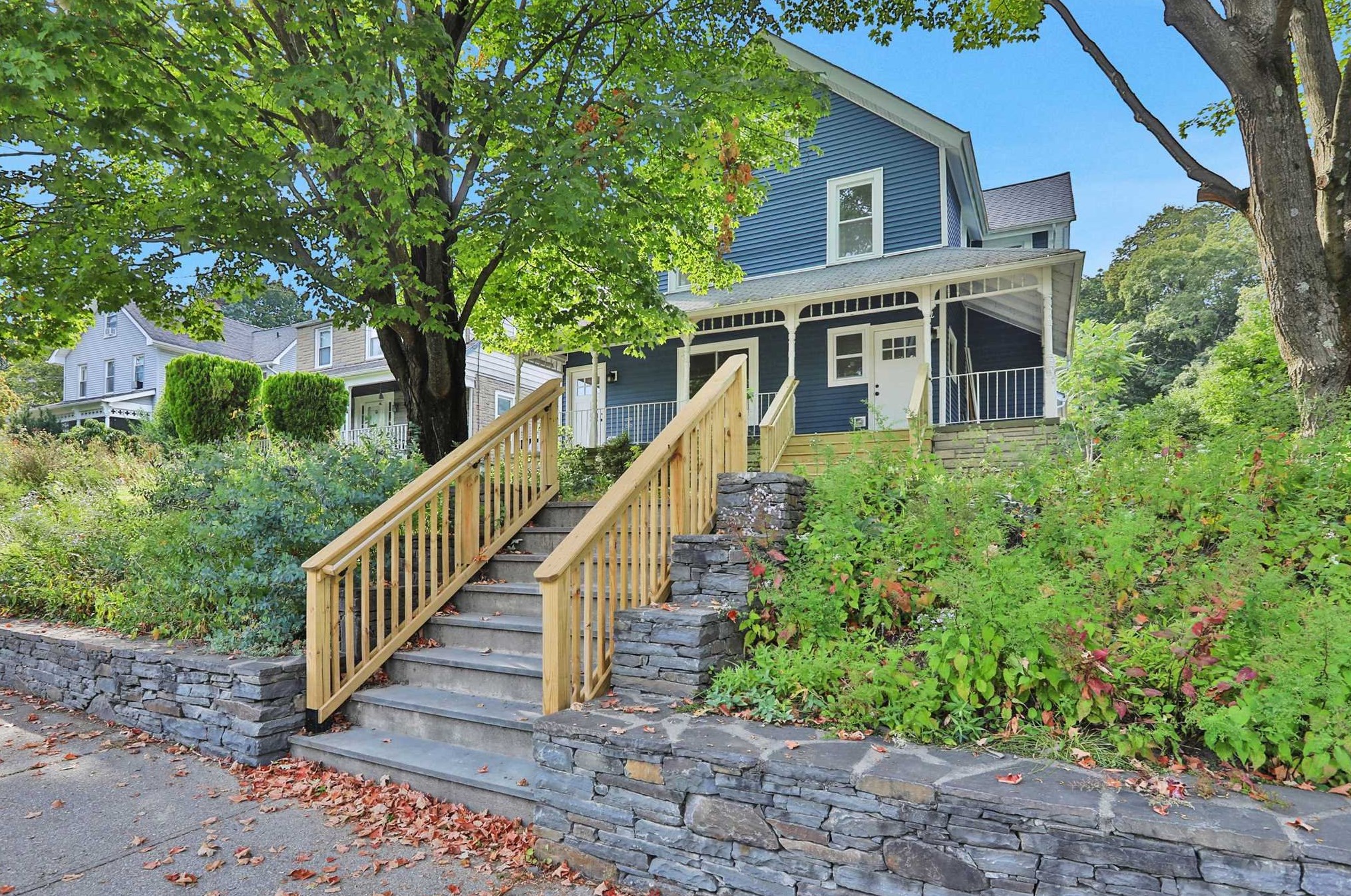 27 Tioronda Ave, Beacon NY 12508-3351 exterior