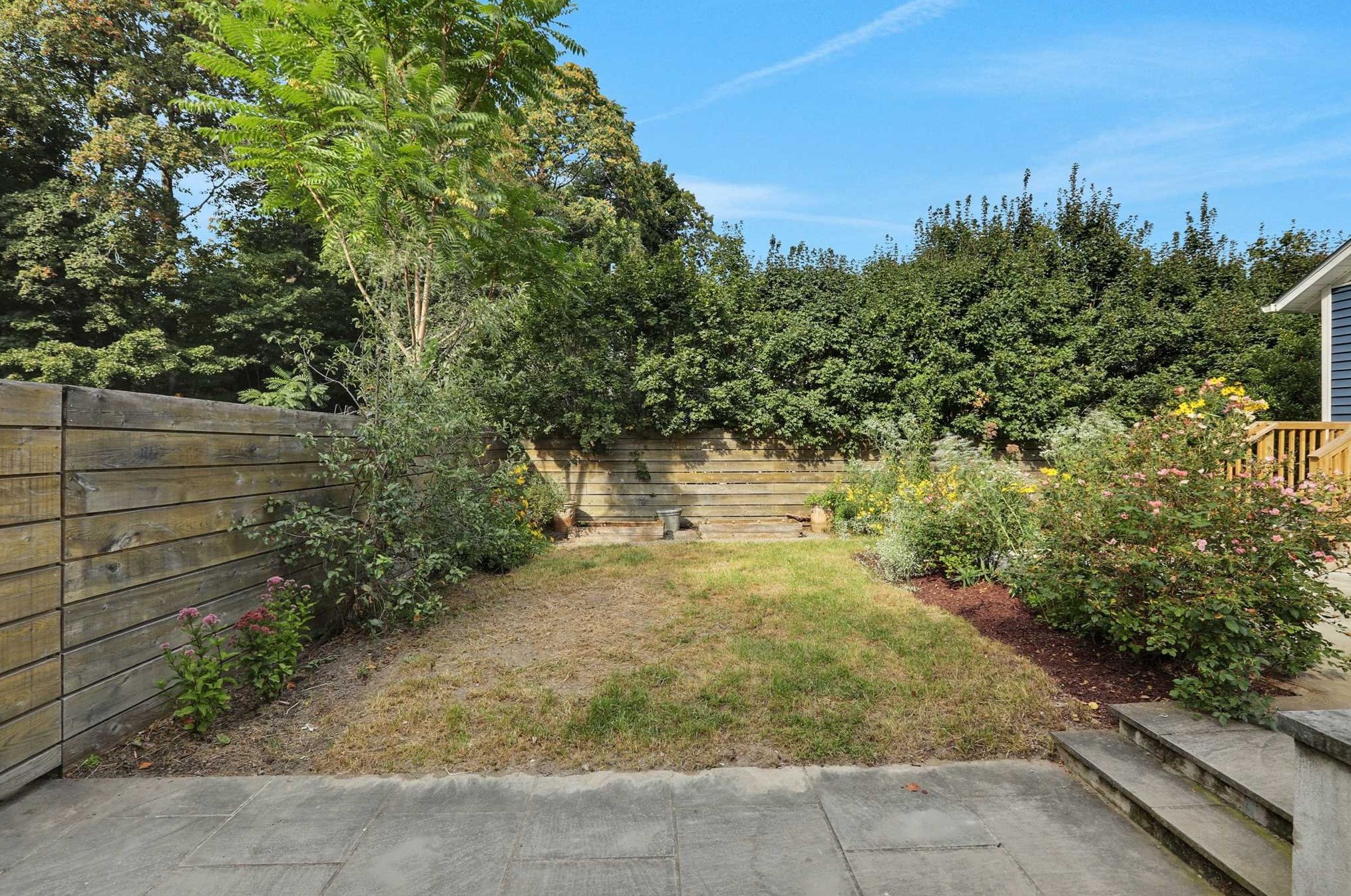 27 Tioronda Ave, Beacon NY 12508-3351 exterior