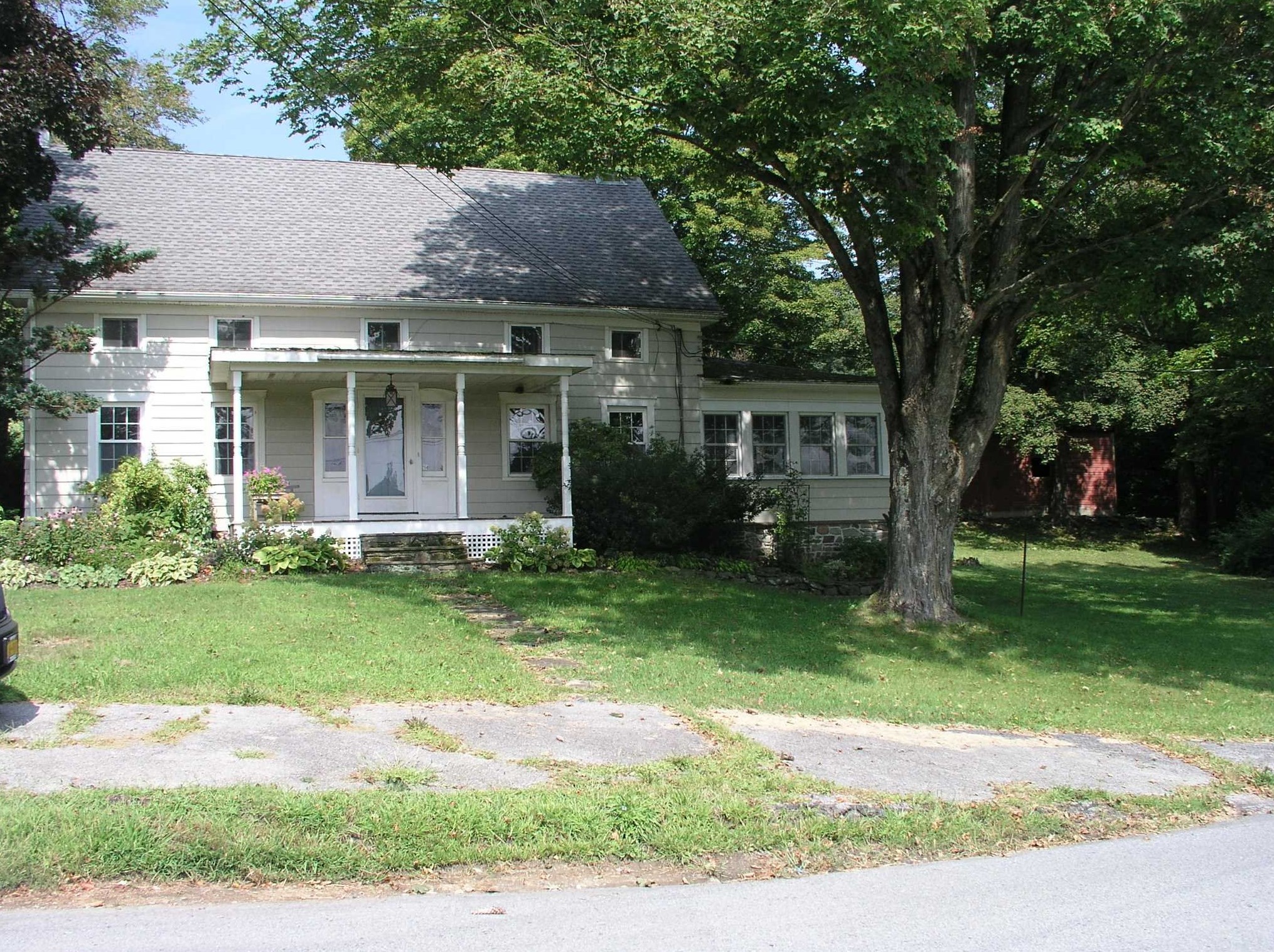 239 Browning Rd, Hyde Park, NY 12538