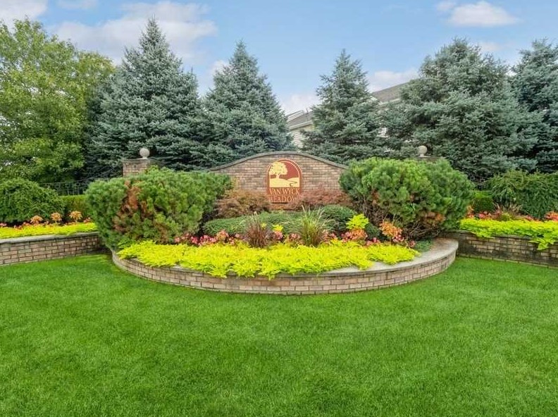 840 Huntington Dr, Fishkill, NY 12524