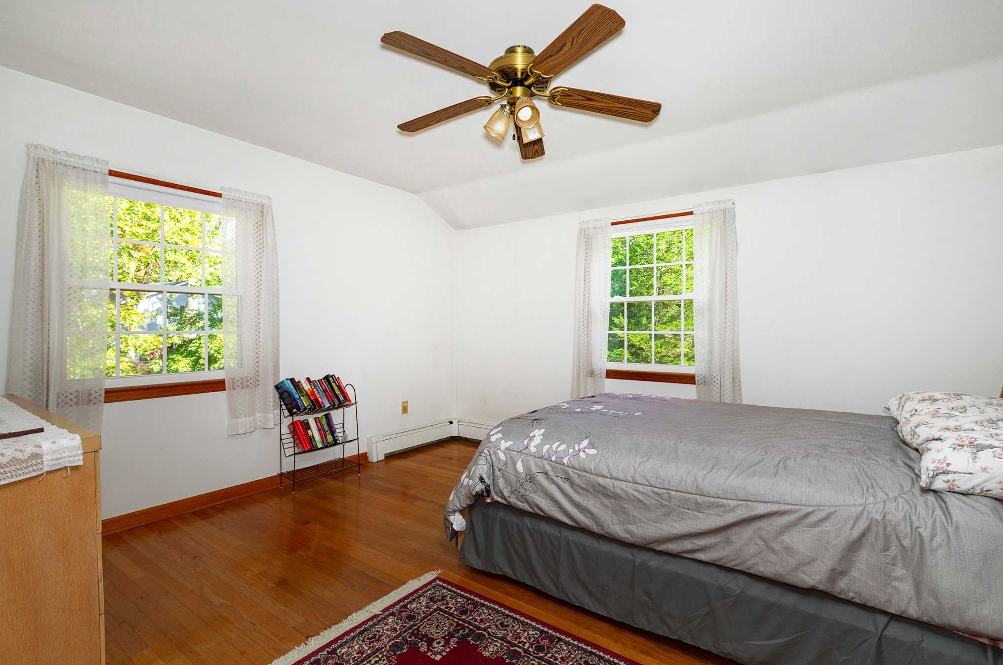 4 Elm St, Red Hook NY 12571-1148 exterior