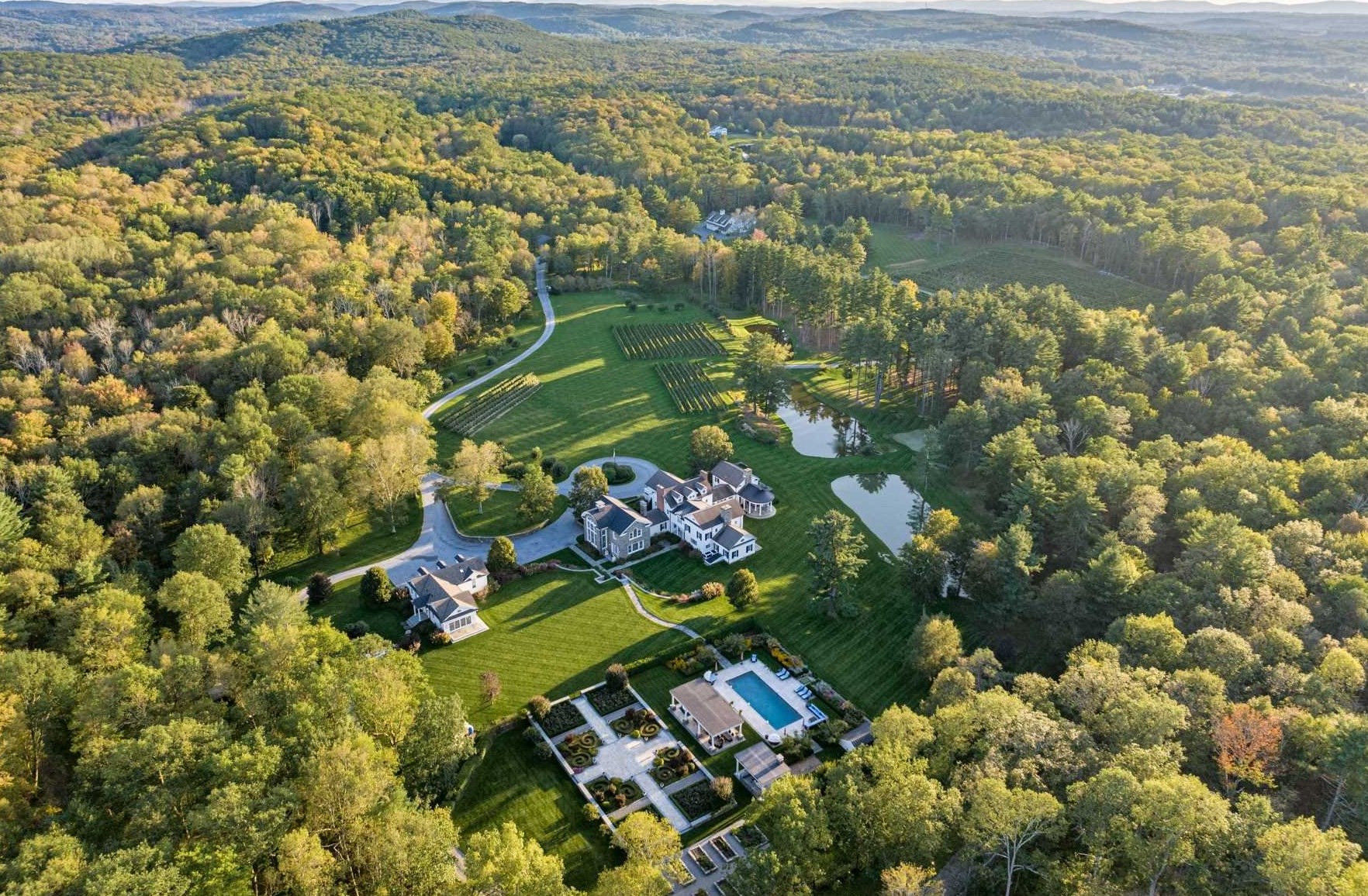 309 Woodstock Rd, Millbrook, NY 12545-5210