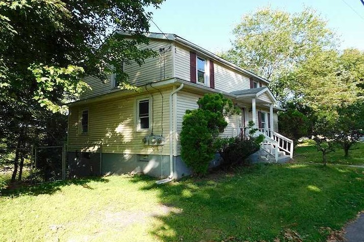 130 James St, Rosendale, NY 12472