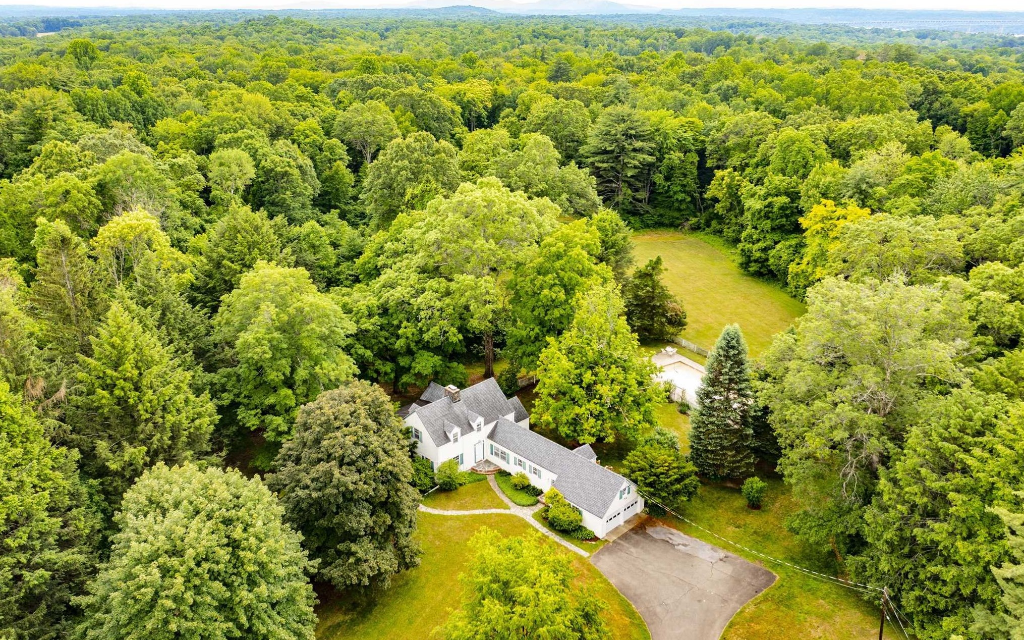288 W Market St, Rhinebeck, NY 12572