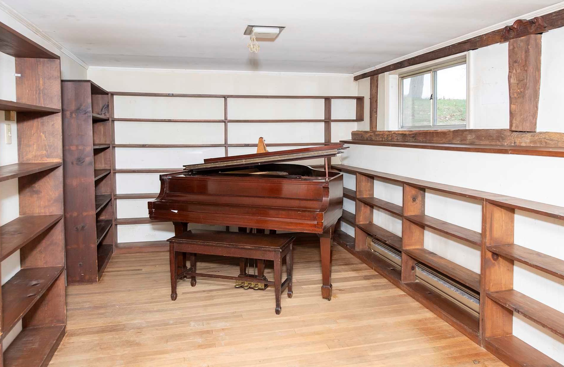 347 Lauer Rd, Poughkeepsie NY 12603-3942 exterior