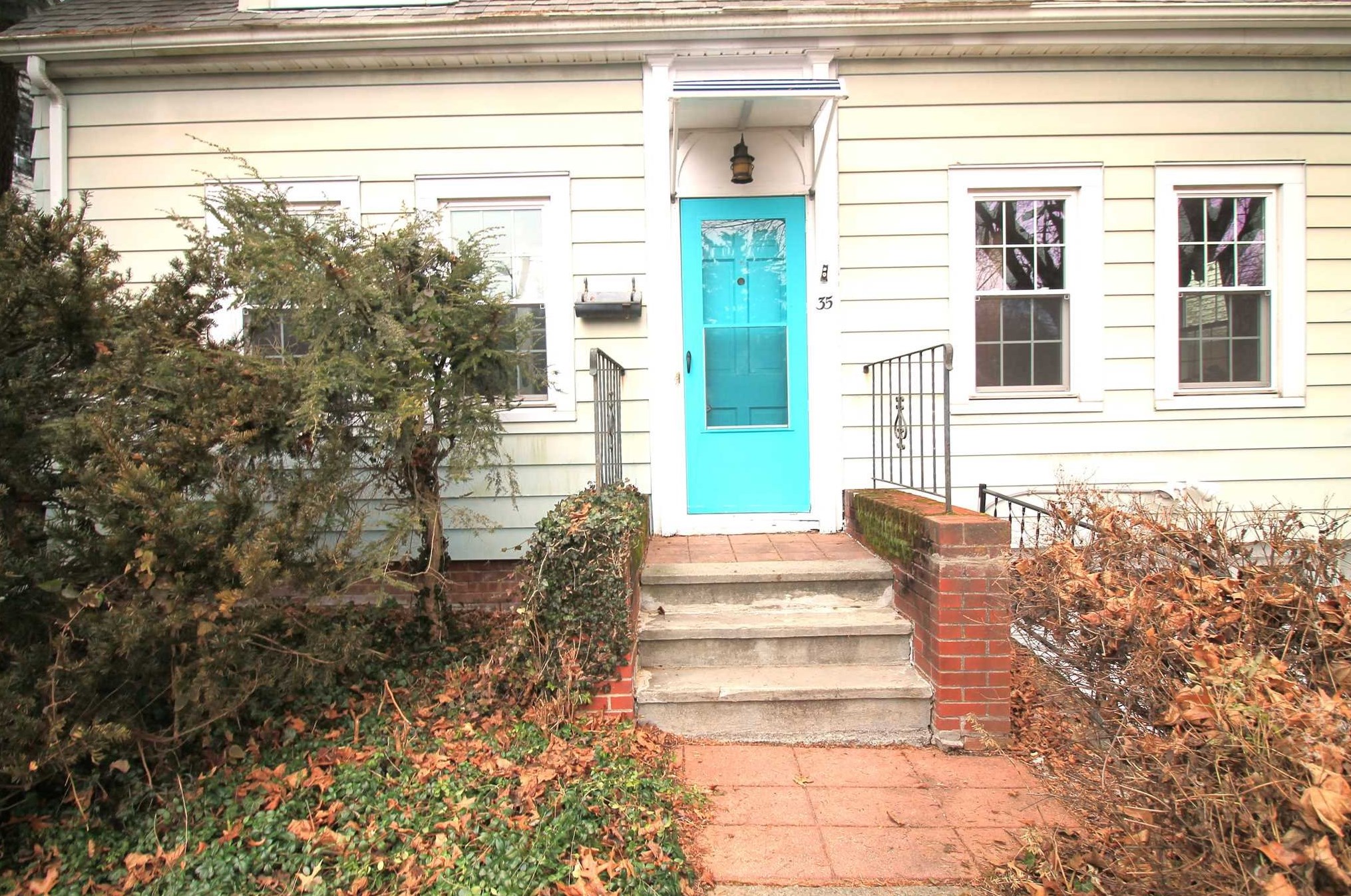35 Lindbergh Pl, Poughkeepsie, NY 12603