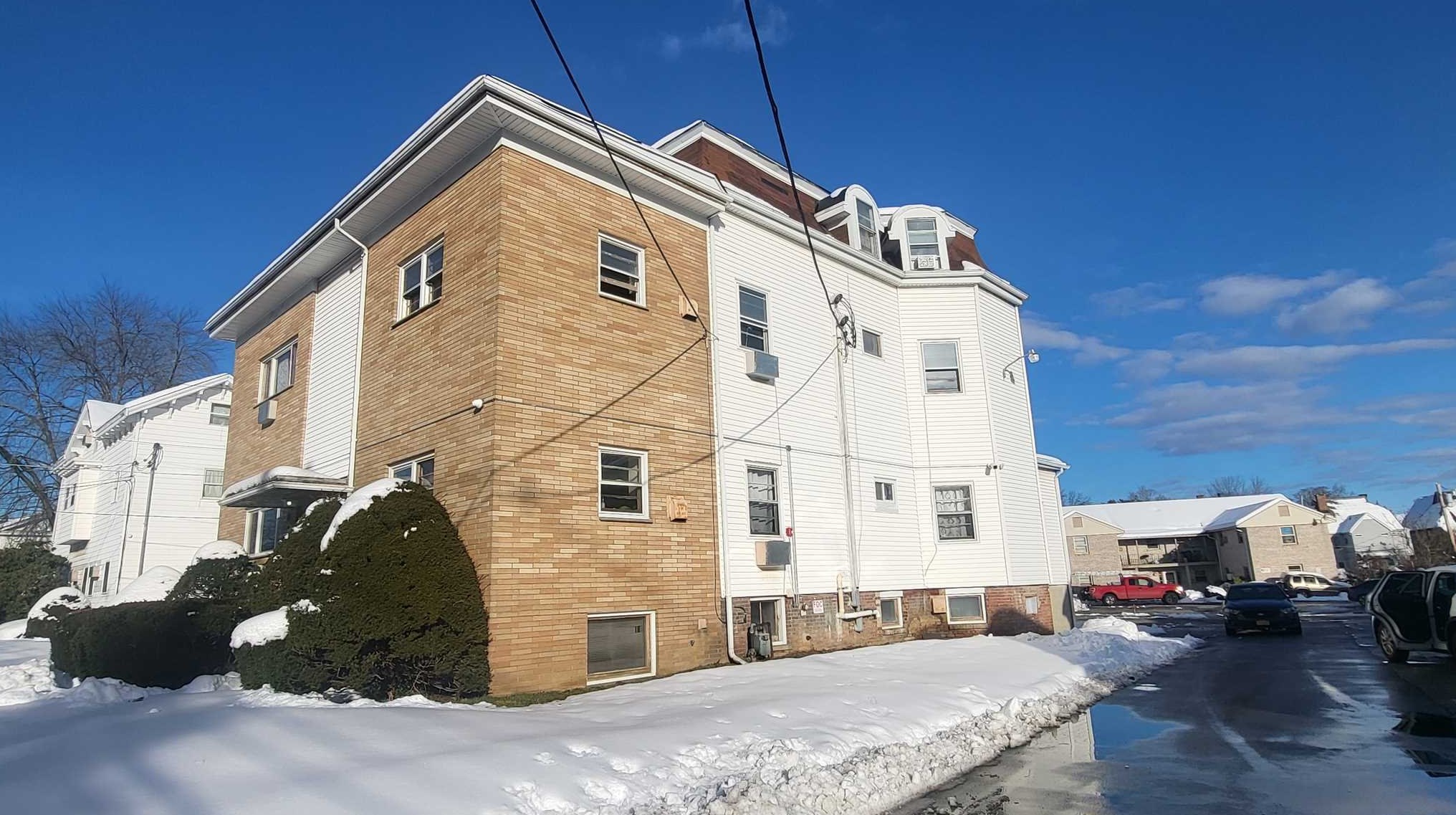 94 Hamilton St, Poughkeepsie NY  12601-4403 exterior