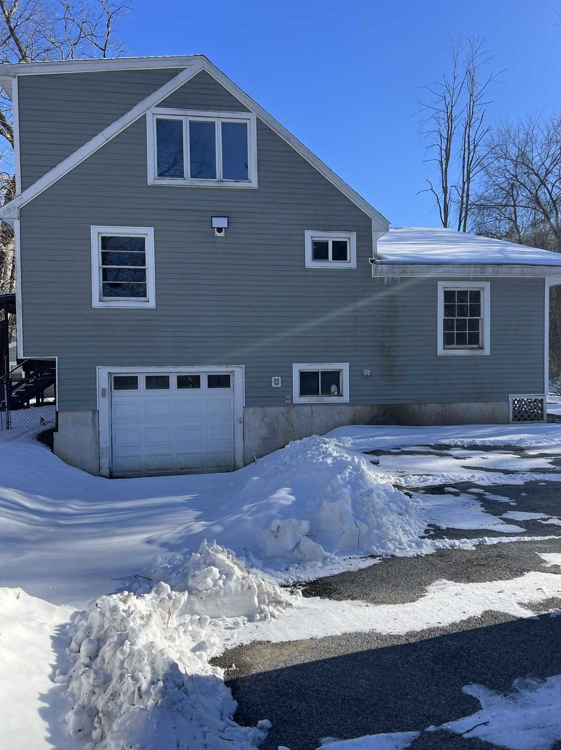 20 Eckelman Dr, Hyde Park, NY 12538