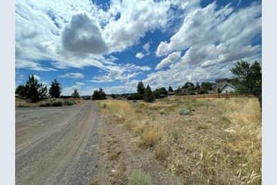 Se Revere Avenue, Madras, OR 97741 - Photo 1