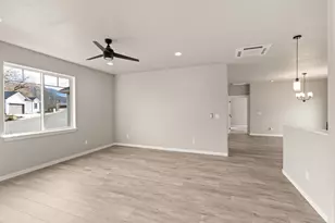 115 Oak Valley Dr, Talent, OR 97540 - Photo 6