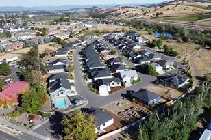 115 Oak Valley Dr, Talent, OR 97540 - Photo 30