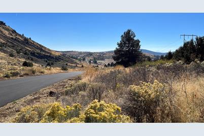 Lot 79 Peregrine Heights, Klamath Falls, OR 97601 - Photo 1