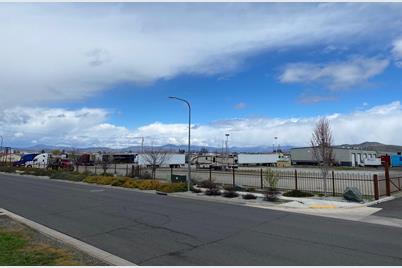 1100 E Vilas Road, Medford, OR 97504 - Photo 1
