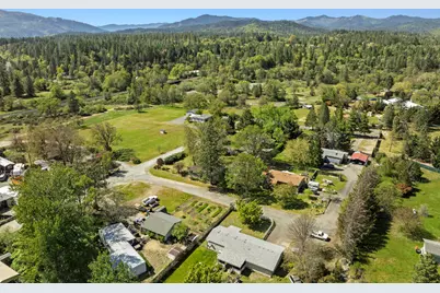 387 Tavis Drive, Merlin, OR 97532 - Photo 12