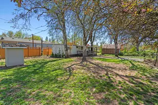 387 Tavis Dr, Merlin, OR 97532 - Photo 20