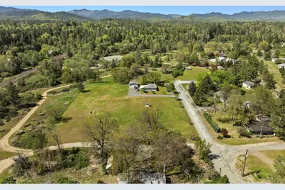 387 Tavis Drive, Merlin, OR 97532 - Photo 6