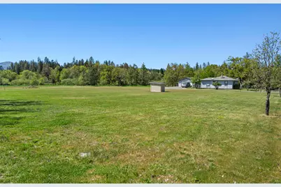 387 Tavis Drive, Merlin, OR 97532 - Photo 30