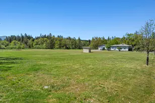 387 Tavis Dr, Merlin, OR 97532 - Photo 30