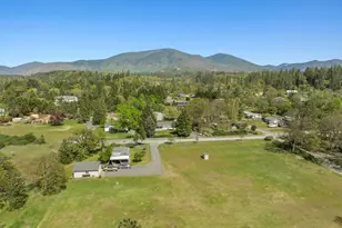 387 Tavis Dr, Merlin, OR 97532 - Photo 8