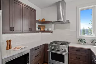 61280 McRoberts Ln, Bend, OR 97702 - Photo 18