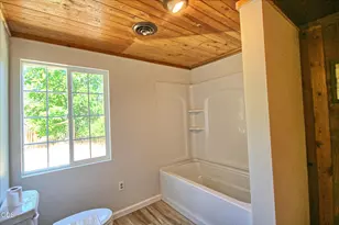 2525 Kinney Creek Rd, Jacksonville, OR 97530 - Photo 12
