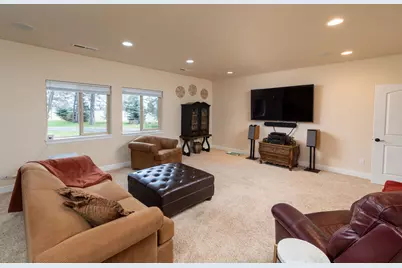 69019 Holmes Road, Sisters, OR 97759 - Photo 28