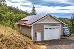 1011 Wren Ridge Dr, Eagle Point, OR 97524 - Photo 6