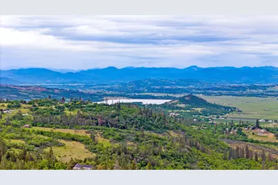 1011 Wren Ridge Drive, Eagle Point, OR 97524 - Photo 4