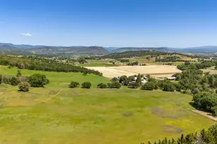 4640 Scenic Ave, Central Point, OR 97502 - Photo 92