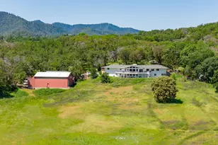 4640 Scenic Ave, Central Point, OR 97502 - Photo 2