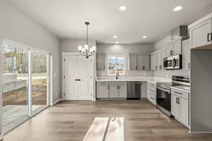 100 Oak Valley Dr, Talent, OR 97540 - Photo 14