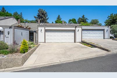 226 Mt Echo Drive, Medford, OR 97504 - Photo 1