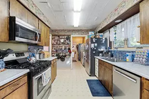 309 W 1st St, Phoenix, OR 97535 - Photo 14