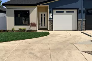 694 Terrazzo Wy, Medford, OR 97501 - Photo 1