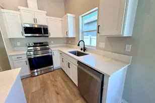 694 Terrazzo Wy, Medford, OR 97501 - Photo 4