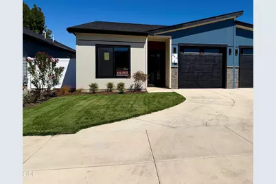 694 Terrazzo Way, Medford, OR 97501 - Photo 1