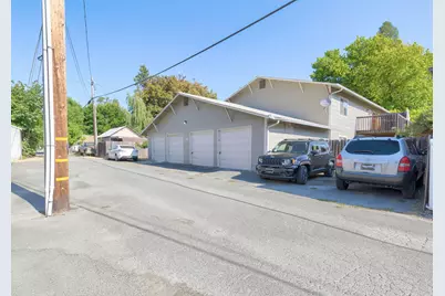 415 SE J Street, Grants Pass, OR 97526 - Photo 24